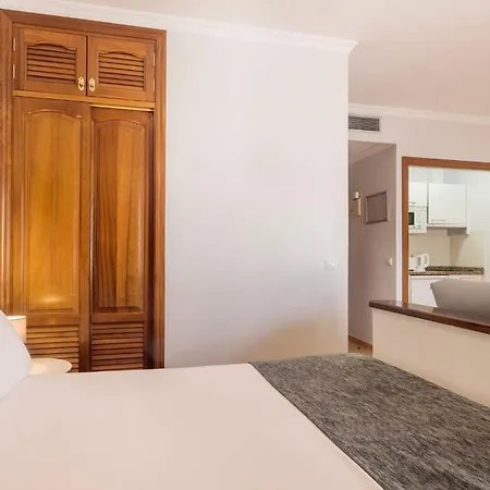 Hotel apartamentowy Ilunion Costa Sal Lanzarote 4*